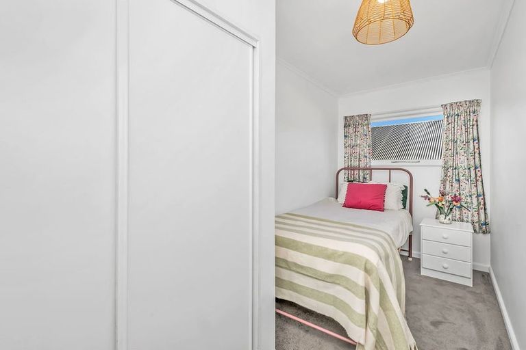 Photo of property in 25 Munro Street, Redwood, Christchurch, 8051