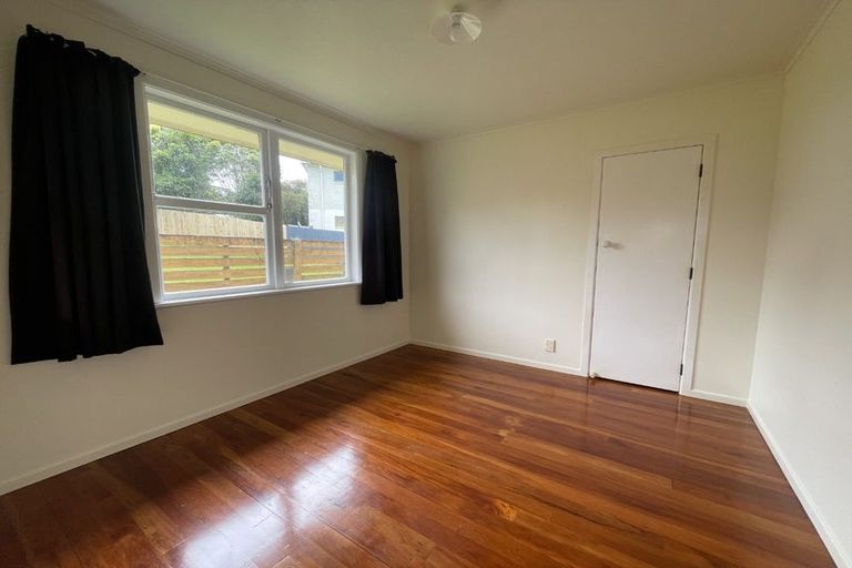Photo of property in 2/42 Bruce Road, Glenfield, Auckland, 0629