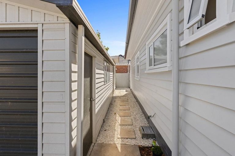 Photo of property in 1/28a Garvins Road, Hornby, Christchurch, 8042
