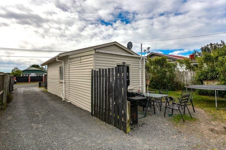 Photo of property in 147 Bowhill Road, New Brighton, Christchurch, 8083