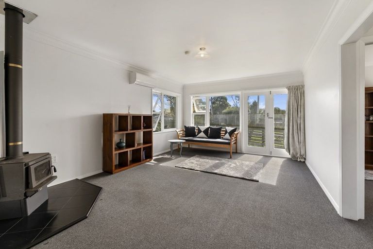 Photo of property in 28 Freemans Road, Otaki, 5512