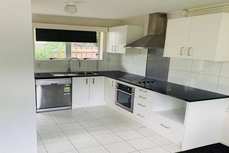 Photo of property in 2/4 Stanhope Road, Mount Wellington, Auckland, 1051