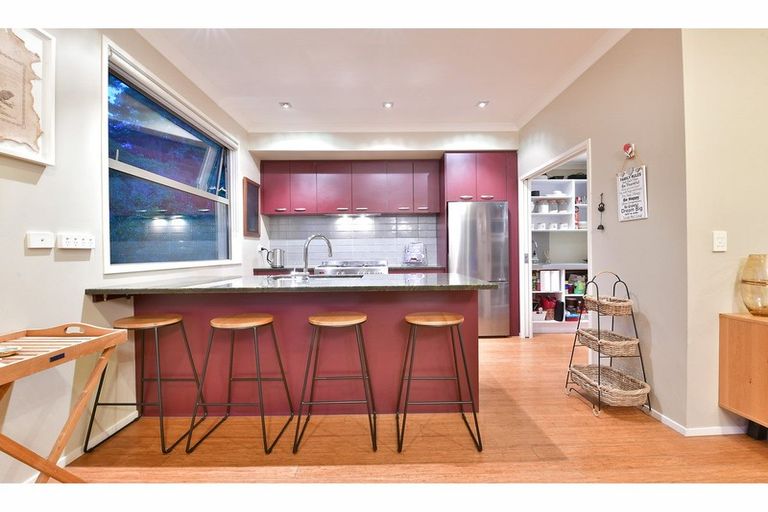 Photo of property in 92b Scott Road, Stanmore Bay, Whangaparaoa, 0932