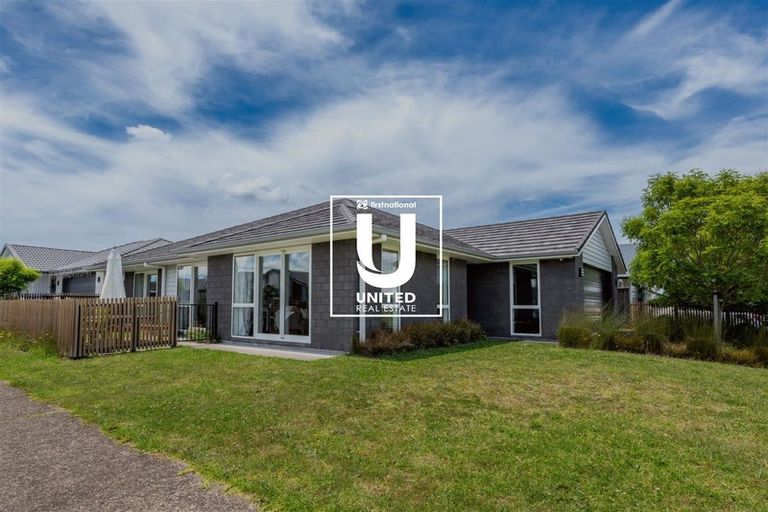 Photo of property in 27 Raynor Crescent, Pyes Pa, Tauranga, 3112