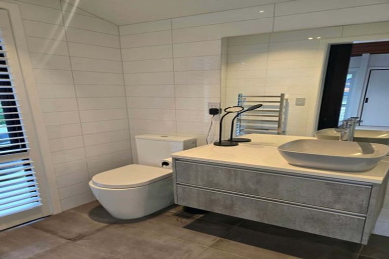Photo of property in 64 Nilgiri Road, Poraiti, Napier, 4182