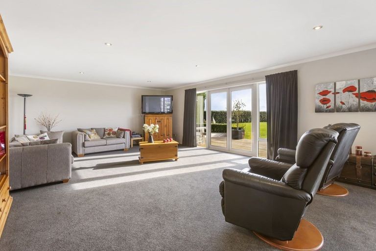 Photo of property in 203 Nine Mile Road, Riversdale, 9776