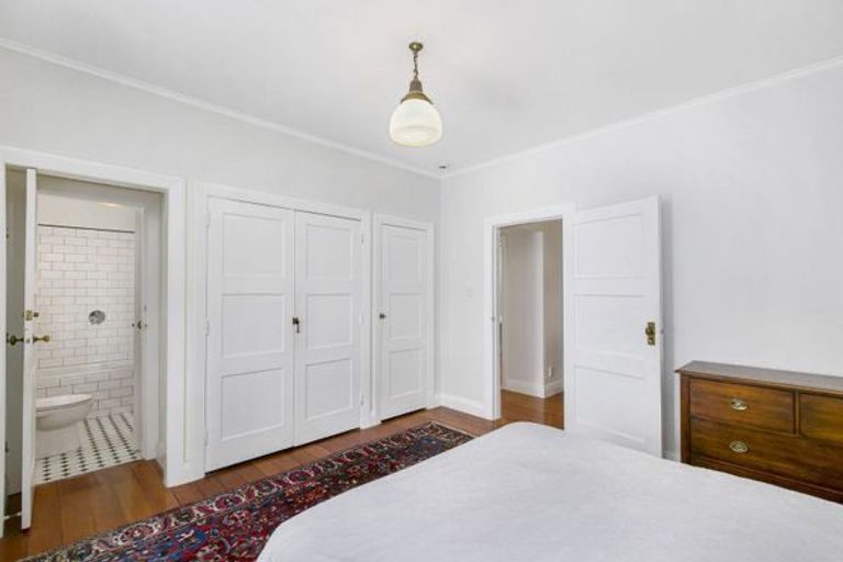 Photo of property in 4/17 Oriental Terrace, Oriental Bay, Wellington, 6011