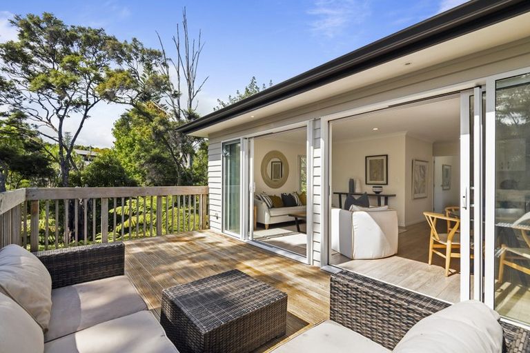 Photo of property in 29d Greenhithe Road, Greenhithe, Auckland, 0632