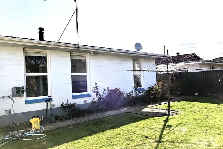 Photo of property in 2/220 Waimairi Road, Ilam, Christchurch, 8041