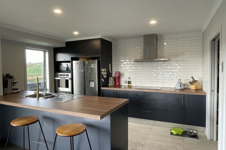 Photo of property in 72 Adler Drive, Ohauiti, Tauranga, 3112