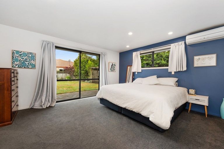 Photo of property in 53 Waiwherowhero Drive, St Andrews, Hamilton, 3200
