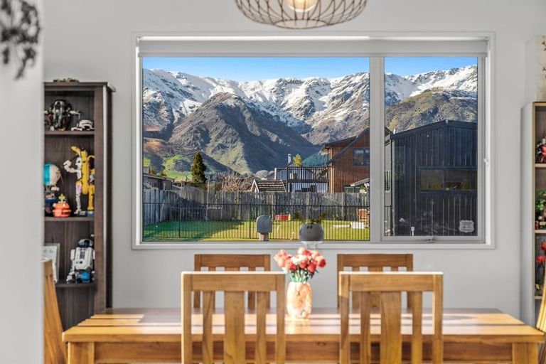 Photo of property in 16 Isthmus Place, Lake Hawea, Wanaka, 9382