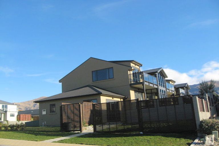 Photo of property in 2a Ironside Drive, Wanaka, 9305