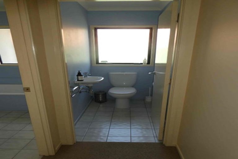 Photo of property in 42 Triangle Road, Massey, Auckland, 0614