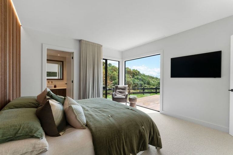 Photo of property in 11 Sparrowhawk Way, Kinloch, Taupo, 3377