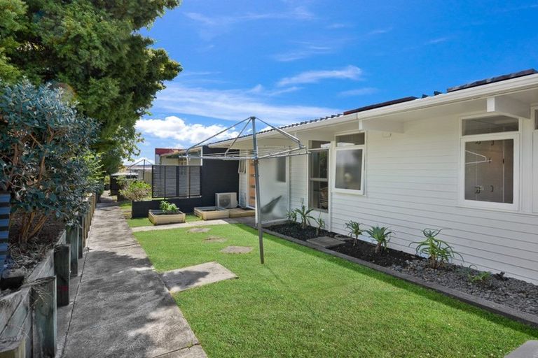 Photo of property in 3/340 Te Atatu Road, Te Atatu South, Auckland, 0610