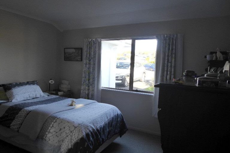 Photo of property in 22 Pelorous Street, Paparangi, Wellington, 6037
