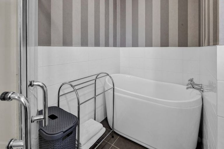 Photo of property in 94 South Road, Manaia, 4612