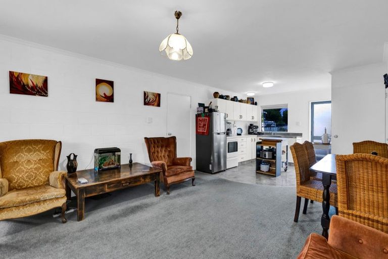 Photo of property in 2/65 Northgate, Strandon, New Plymouth, 4312