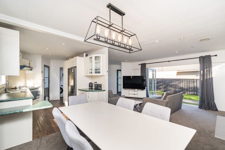 Photo of property in 22 Rhodes Drive, Kelvin Grove, Palmerston North, 4414