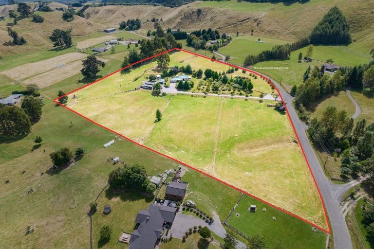 Photo of property in 35 Hurunui Lane, Kinloch, Taupo, 3377