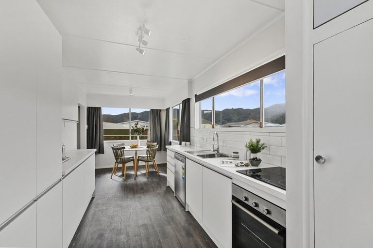 Photo of property in 242 Wellington Road, Wainuiomata, Lower Hutt, 5014