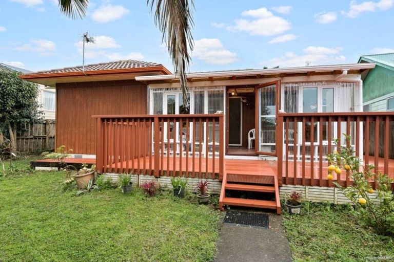 Photo of property in 66a Parrs Cross Road, Henderson, Auckland, 0612