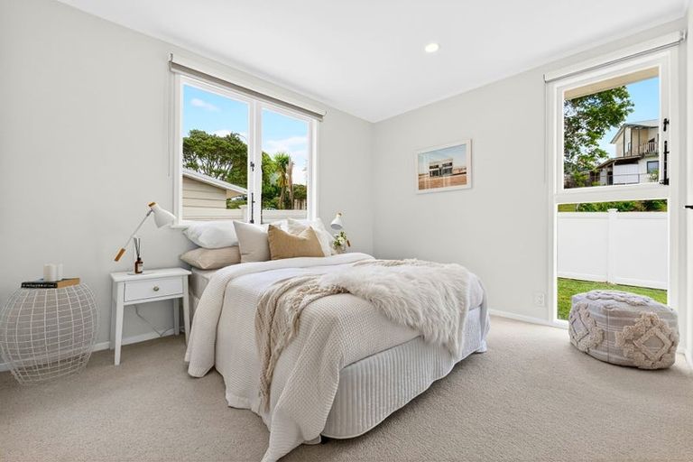 Photo of property in 17 Lysander Crescent, Beach Haven, Auckland, 0626