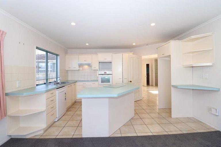 Photo of property in 1/26 The Parade, Bucklands Beach, Auckland, 2012