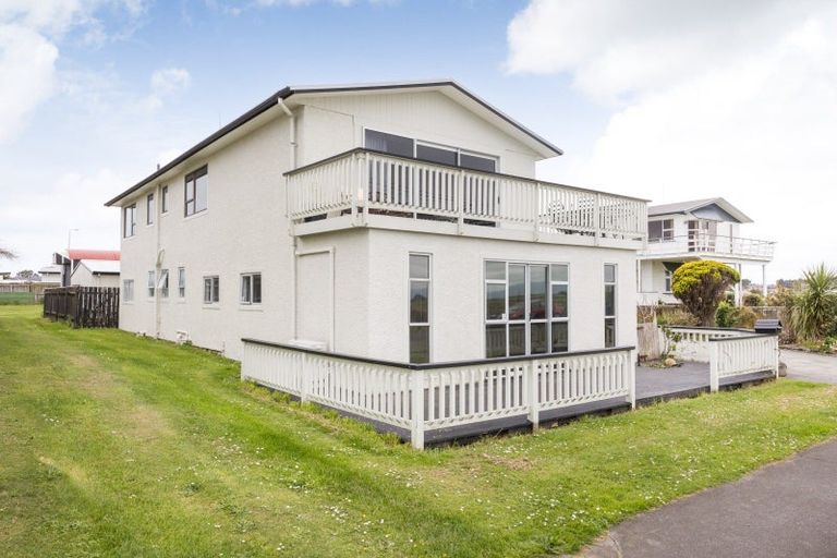 Photo of property in 67 Hartley Street, Foxton Beach, Foxton, 4815