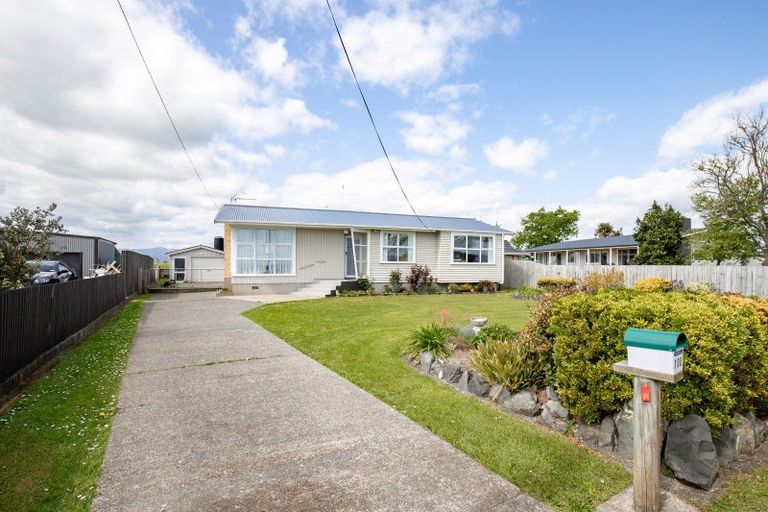 Photo of property in 100 Pipiroa Road, Ngatea, 3503