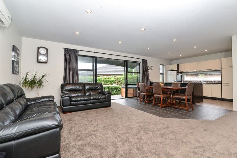 Photo of property in 17 Cole Thomas Place, Huntington, Hamilton, 3210