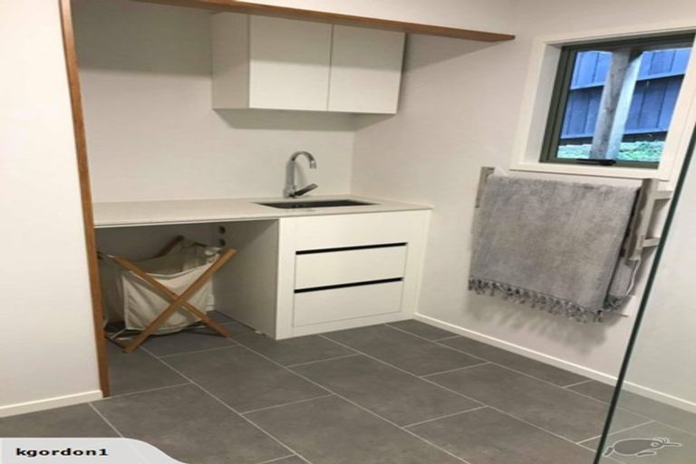 Photo of property in 29a Woodglen Road, Glen Eden, Auckland, 0602