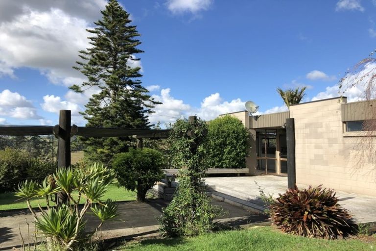 Photo of property in 56 Henwood Road, Taupaki, Henderson, 0782