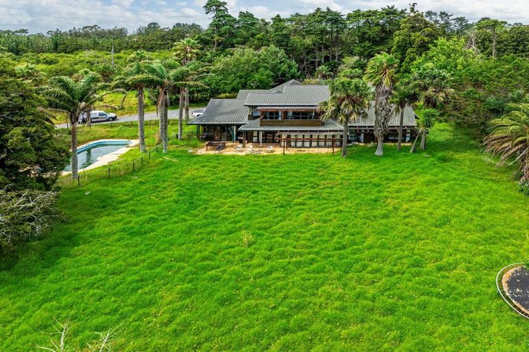 Photo of property in 116 Station Road, Kumeu, 0891