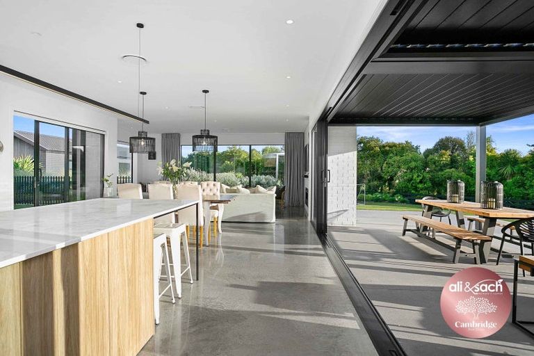 Photo of property in 1/45 Saint Kilda Road, Cambridge, 3434