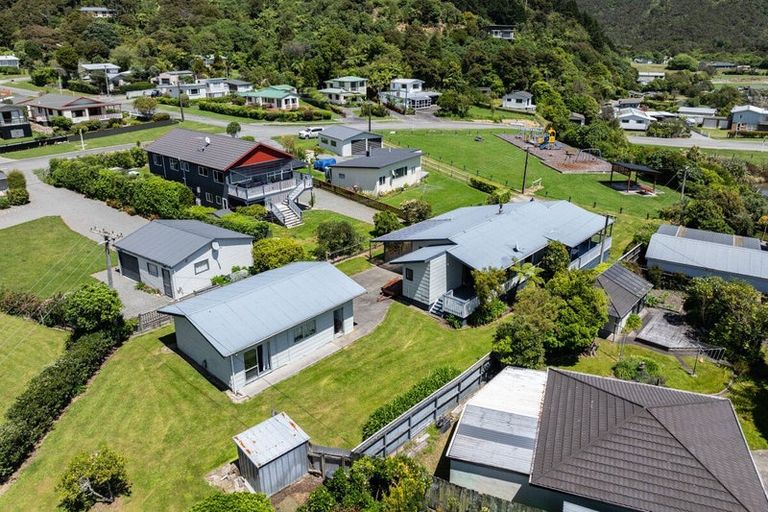 Photo of property in 11 Okiwi Crescent, Okiwi Bay, French Pass, 7193
