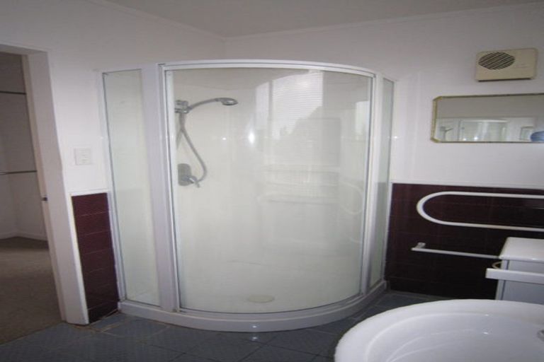 Photo of property in 2 Foyle Street, Island Bay, Wellington, 6023