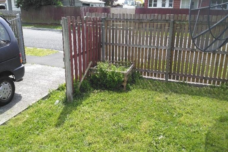 Photo of property in 28 Orontes Street, Shirley, Christchurch, 8013