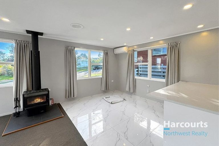 Photo of property in 50 Rehia Road, Massey, Auckland, 0614