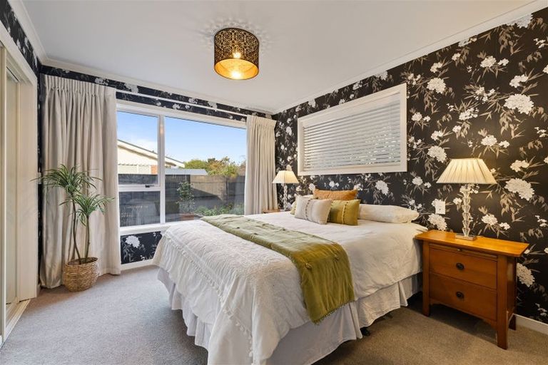Photo of property in 60 Burnside Crescent, Burnside, Christchurch, 8053