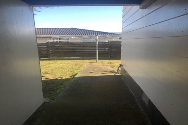 Photo of property in 2/1 Matua Place, Clendon Park, Auckland, 2103