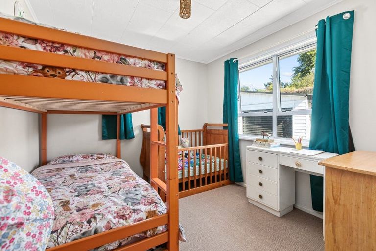 Photo of property in 36 Waverley Street, Waipawa, 4210