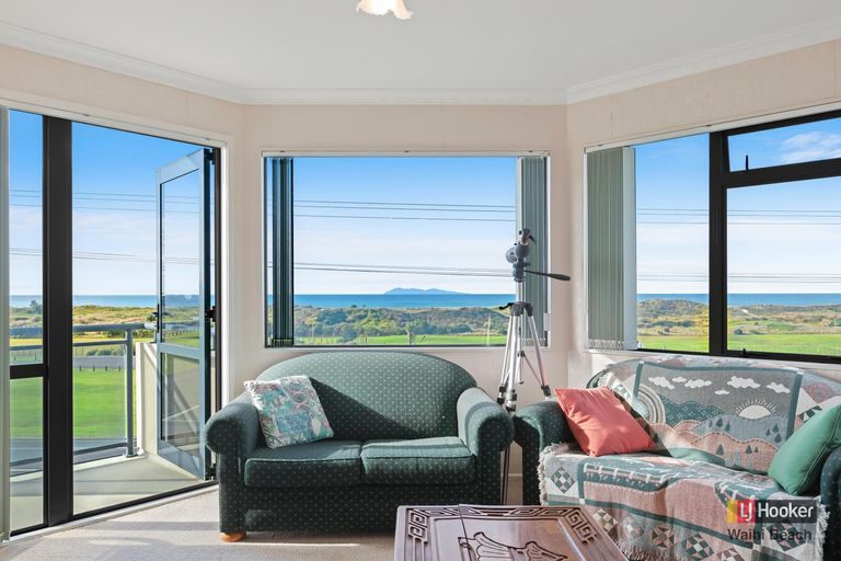 Photo of property in 142 Seaforth Road, Waihi Beach, 3611