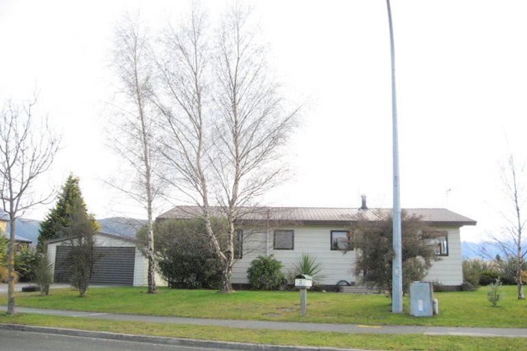 Photo of property in 9 Bowen Street, Te Anau, 9600