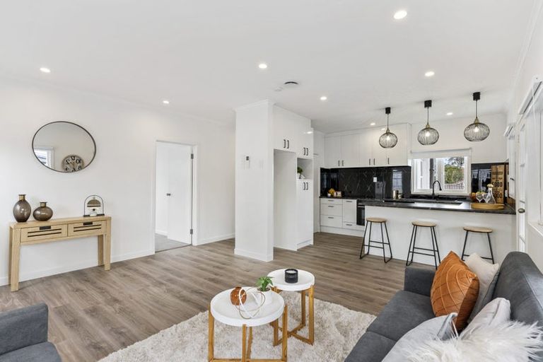 Photo of property in 6 James Laurie Street, Henderson, Auckland, 0612