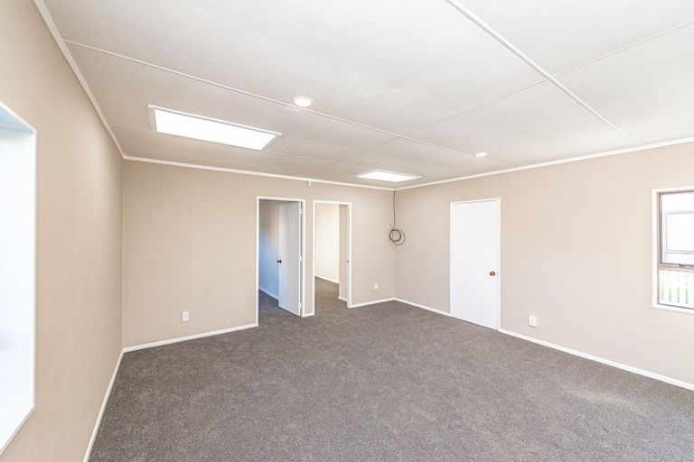Photo of property in 68 Carlton Avenue, College Estate, Whanganui, 4500