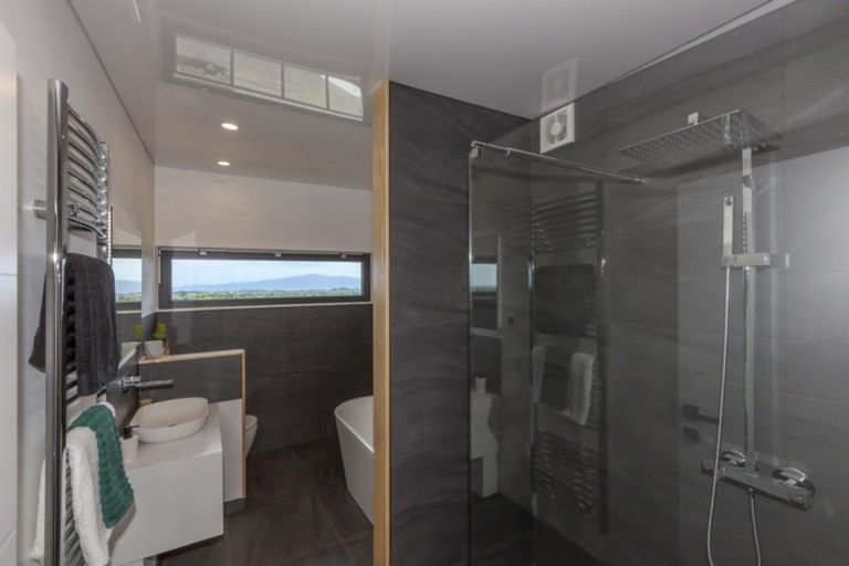 Photo of property in 101 Kakariki Grove, Waikanae, 5036