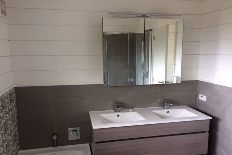 Photo of property in 11 Hyde Road, Clevedon, Papakura, 2582