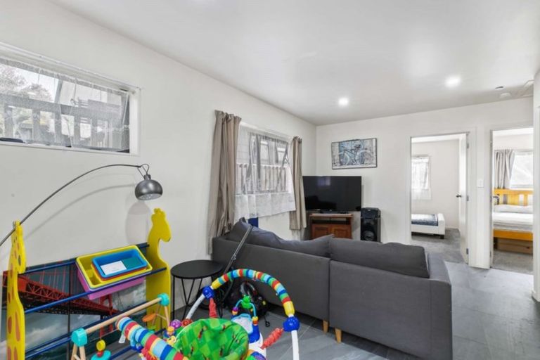 Photo of property in 39a Evelyn Road, Cockle Bay, Auckland, 2014